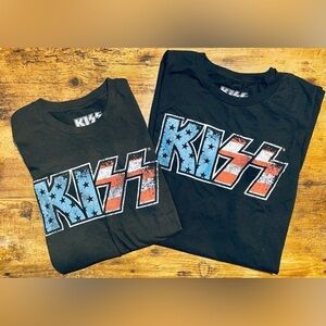 🌟HP🌟 SET OF 2 PATRIOTIC KISS Red White Blue T-Shirts NWOT! Sz S & 2X Simmons